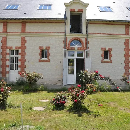 Emplacement De A La Pompadour Avec Eau Et électricité Privatives Brain-sur-Allonnes